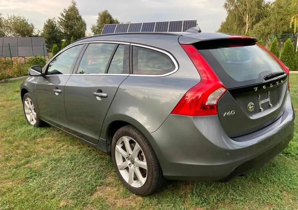 Volvo V60 cena 63700 przebieg: 105800, rok produkcji 2017 z Turek małe 92